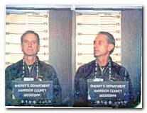 Offender Robert J Gichun